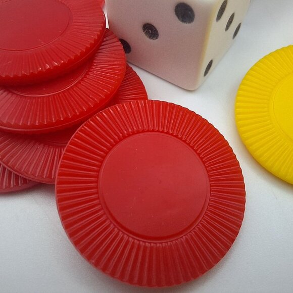 Milton Bradley Yahtzee Shaker Cup 1975 Blue Board Game Replacement Piece Vintage - Picture 4 of 7